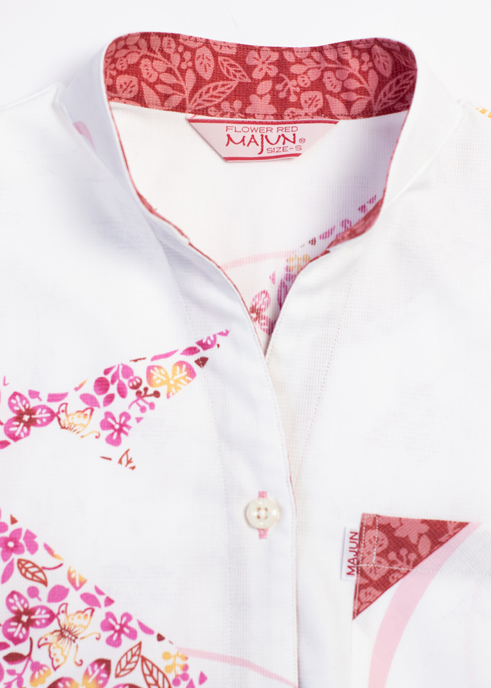 かりゆしウェア（沖縄版アロハシャツ） MAJUN - ジンベイザメ花模様