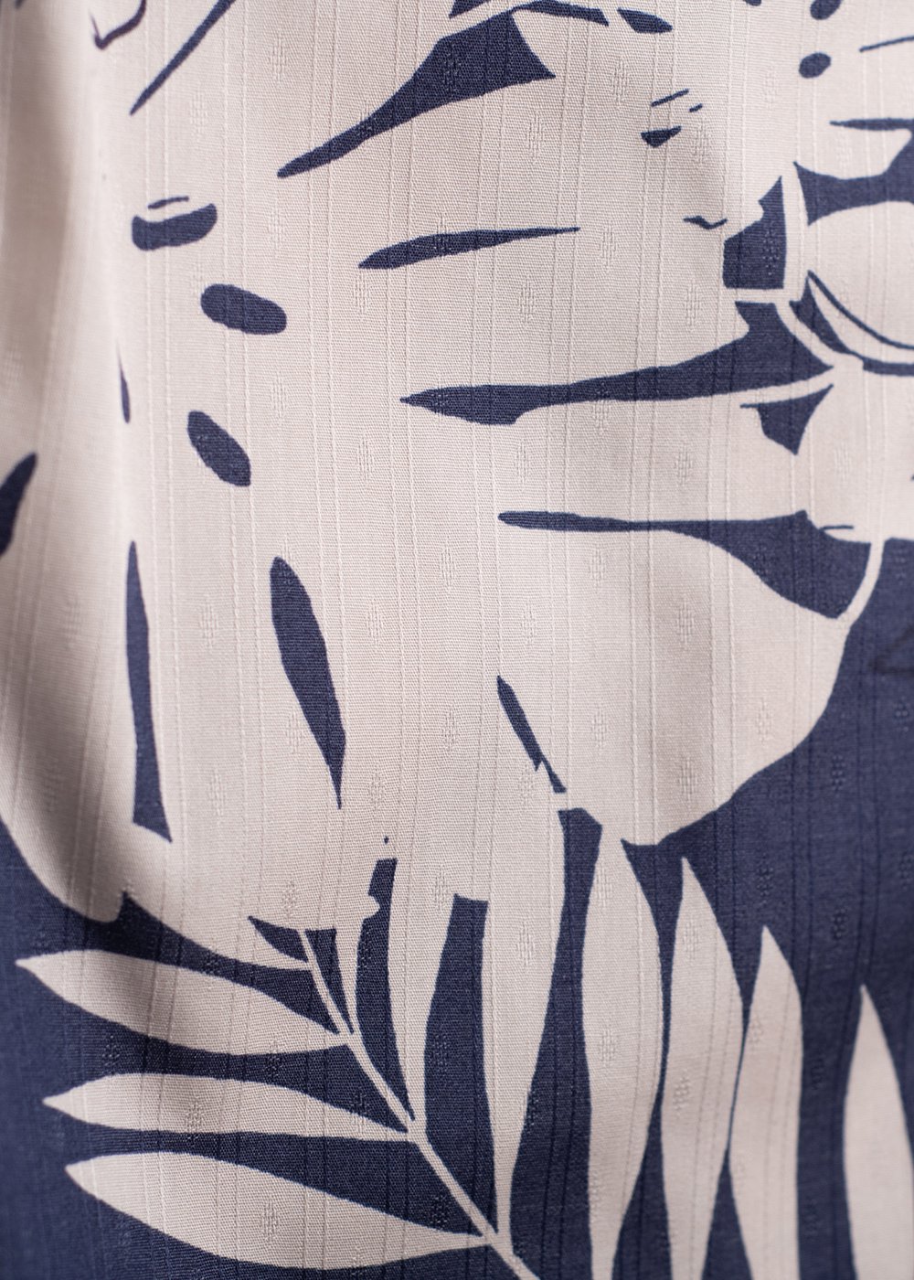 かりゆしウェア（沖縄版アロハシャツ） MAJUN - フロートリーフ