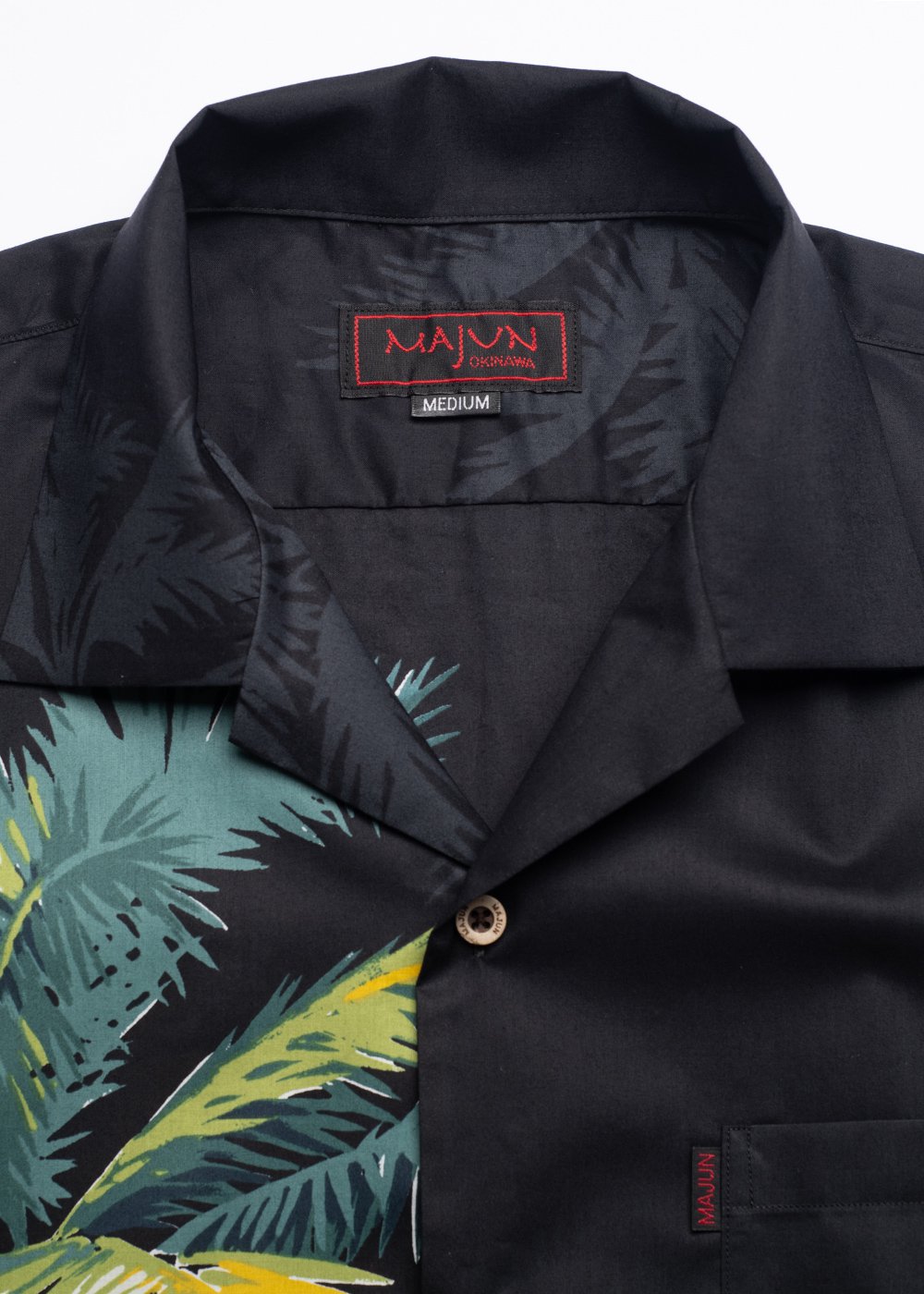 かりゆしウェア（沖縄版アロハシャツ） MAJUN - インパクトパーム