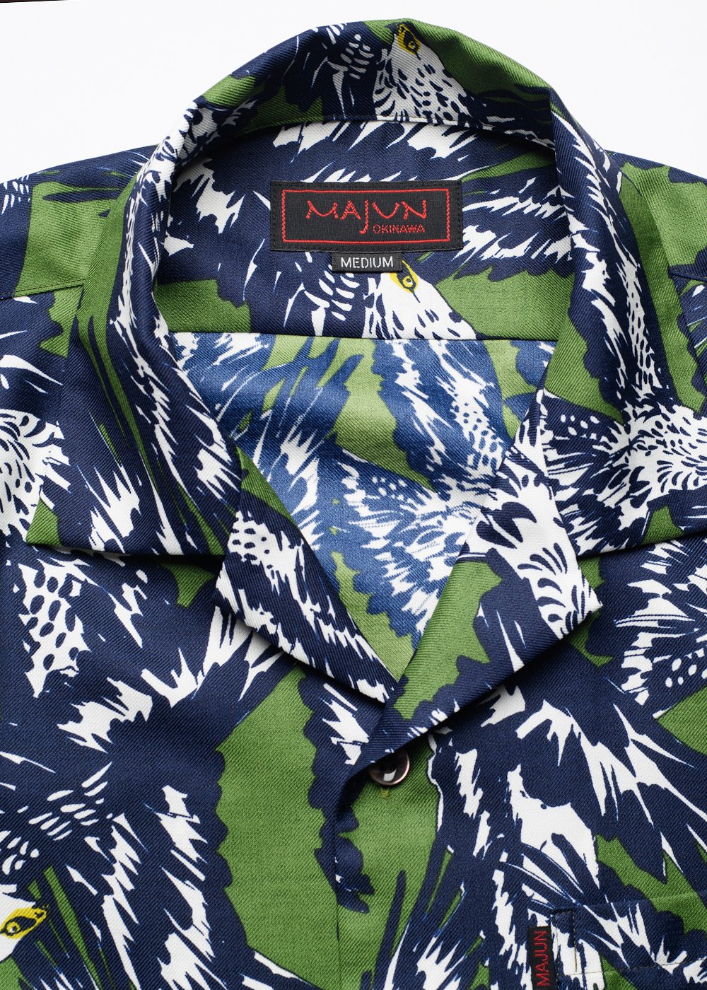 かりゆしウェア（沖縄版アロハシャツ） MAJUN - カンムリワシ