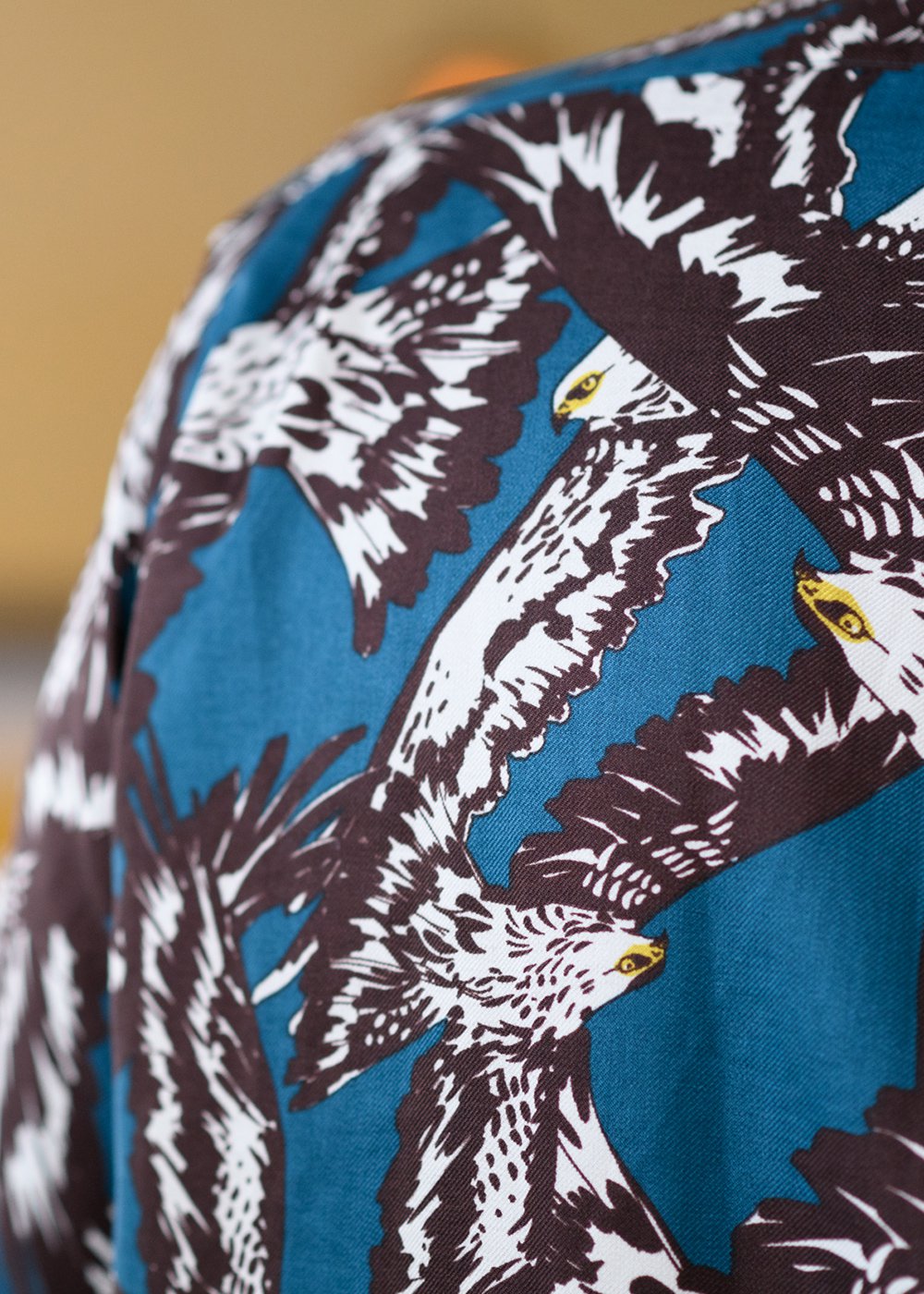 かりゆしウェア（沖縄版アロハシャツ） MAJUN - カンムリワシ