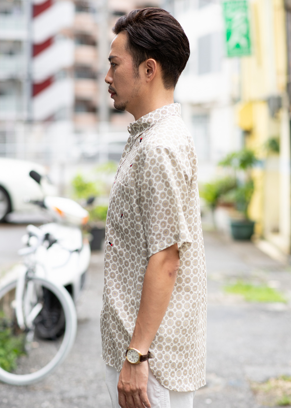 かりゆしウェア（沖縄版アロハシャツ） MAJUN - ホタル刺繍×小紋