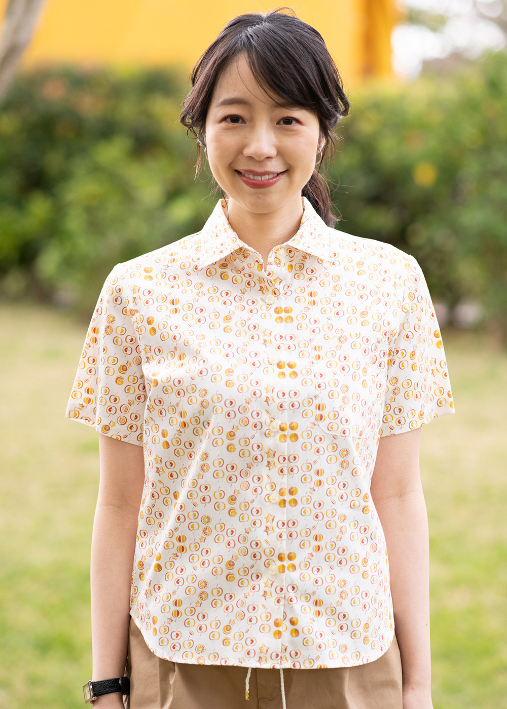 かりゆしウェア（沖縄版アロハシャツ） MAJUN - リズミカルフルーツ