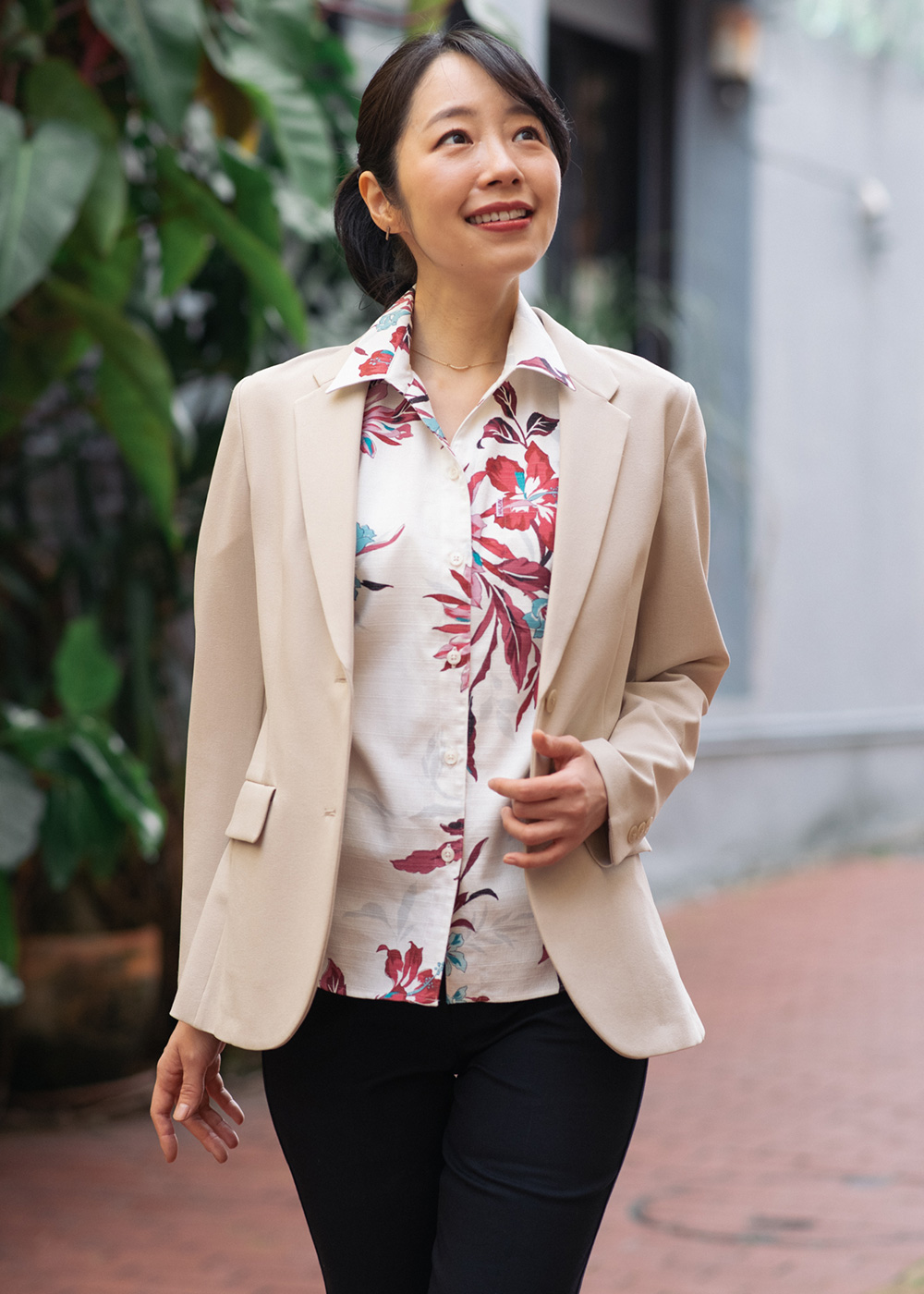 かりゆしウェア（沖縄版アロハシャツ） MAJUN - 祝福の庭