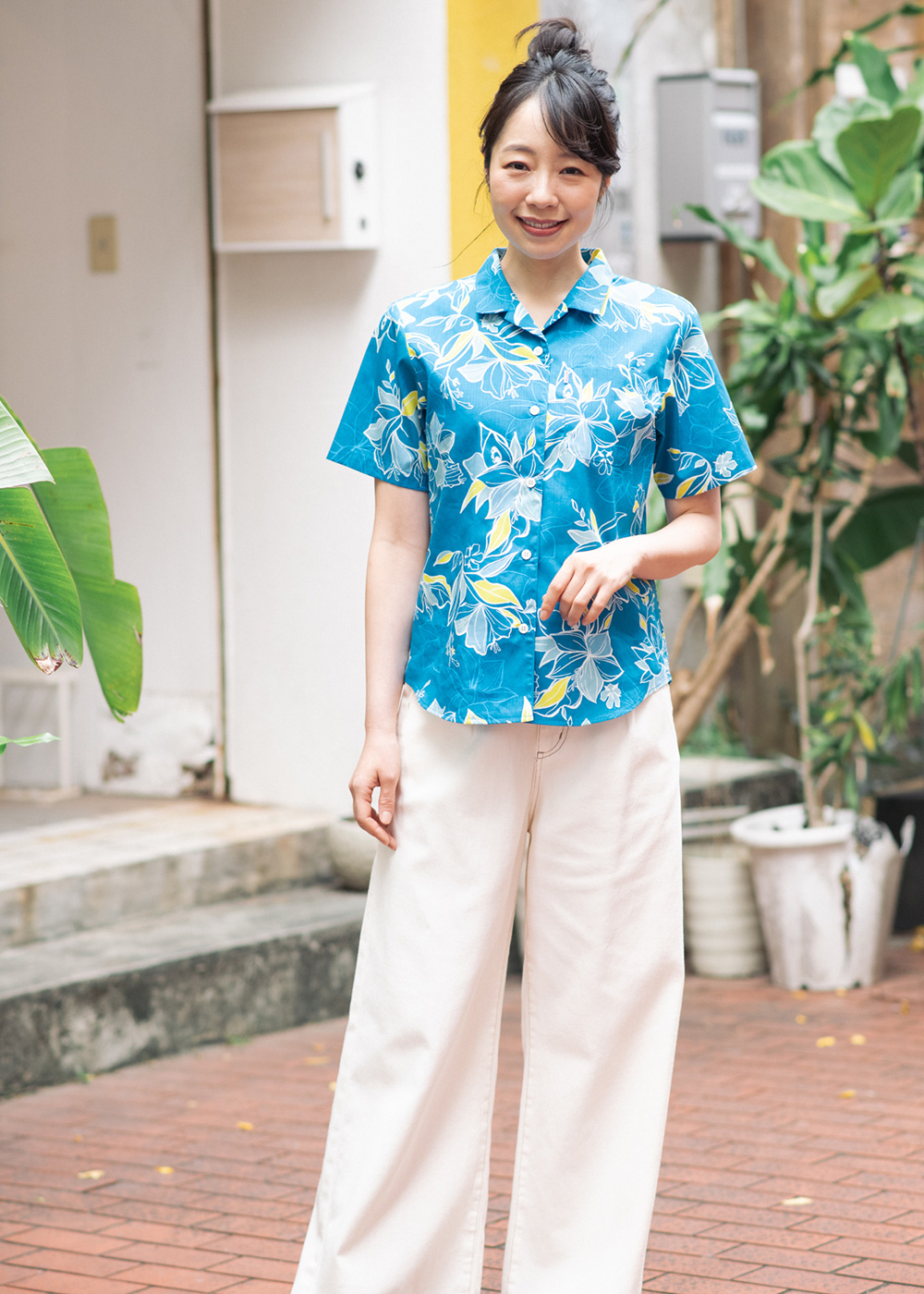 かりゆしウェア（沖縄版アロハシャツ） MAJUN - ファジーピーチ