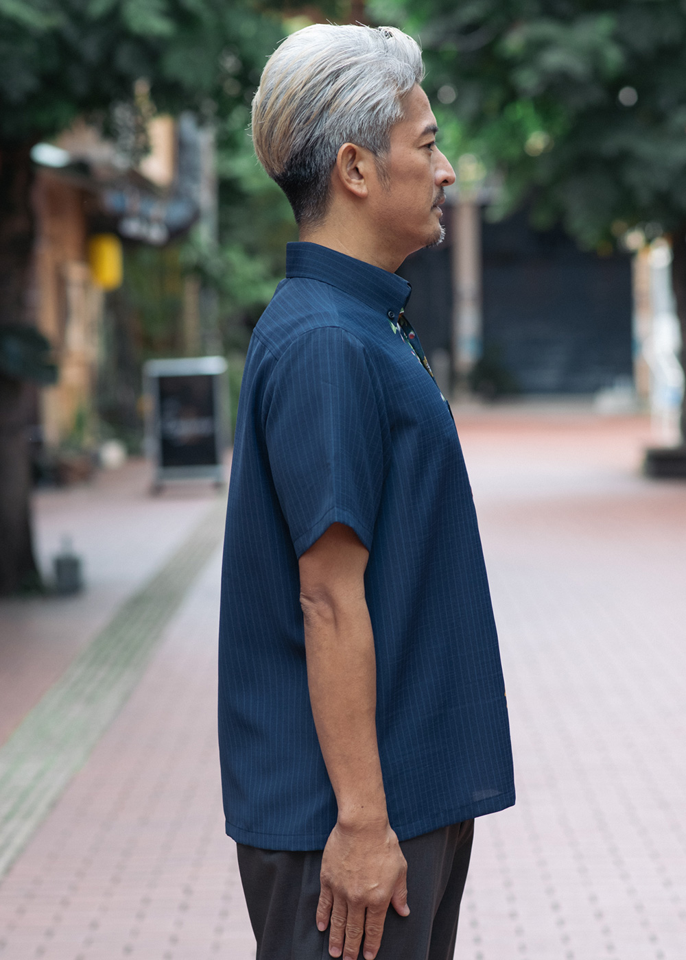 かりゆしウェア（沖縄版アロハシャツ） MAJUN - フロラブライト