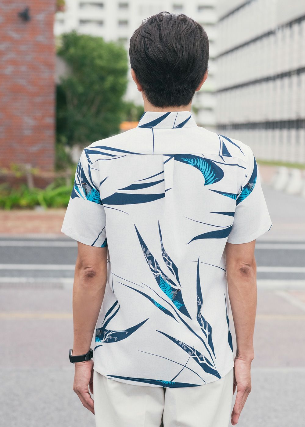 新品 未使用 マジュン ヤンバルクールイーナ かりゆしウェア アロハ スリム 新品 未使用 マジュン ヤンバルクールイーナ かりゆしウェア